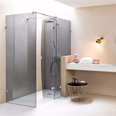 مقایسه کابین دوش لولایی با کشویی: کدامیک فضای کمتری اشغال می‌کند؟